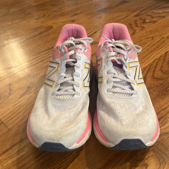 New balance fresh foam 680v7 women’s size 9.5 - Picture 2 of 4